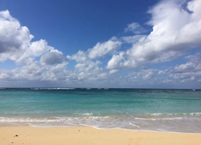 【周辺】 | 読谷村海の見える収益物件3階建 | 青い海、綺麗な砂が徒歩3分で行けちゃいます♪