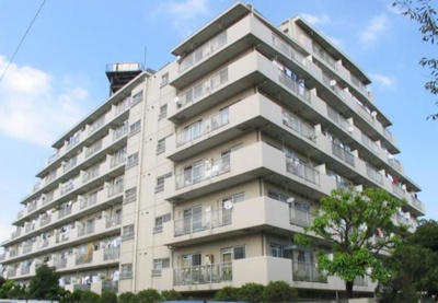 【外観】 | エンゼルハイム梅屋敷 | 足音等階下の心配のない1階住居
開放感のある17.6平米の専用庭付のため子育て世代にも適しています。