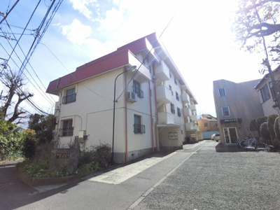 【エントランス】 | ニックハイム東寺尾A棟 | 花月園前駅より徒歩6分の好立地。
静かに暮らしたい方におすすめです。