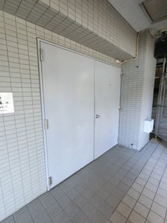 【その他共用部分】 | ゴミ置場です。
敷地内にあるのでゴミ出しが楽ちんです。