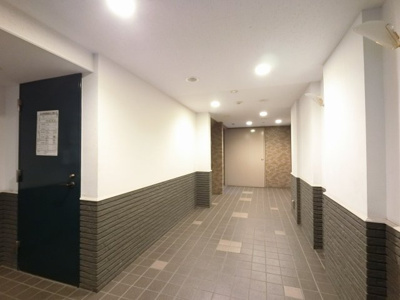 【その他共用部分】 | 日吉南パーク・ホームズ弐番館 | エントランスロビーです。
管理人さんもいますので共用部分も綺麗に保たれています。