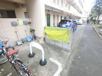 【その他共用部分】 | ごみ置き場です。
敷地内にあるのでゴミ出しが楽ちんです。