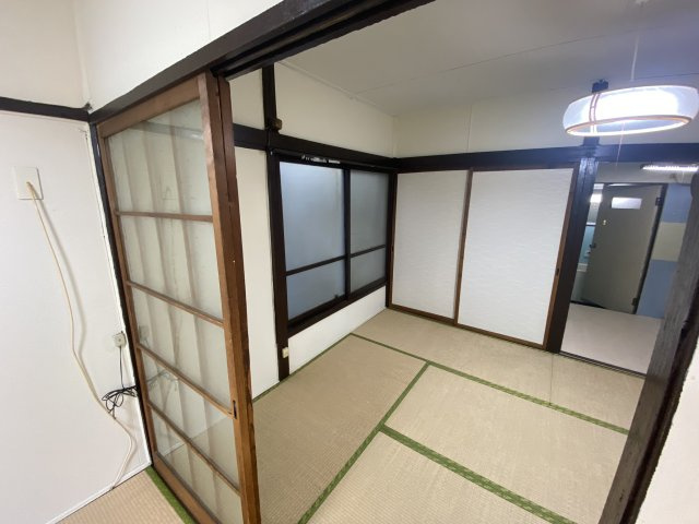 【 貸主 】横浜市南区大岡1丁目　貸倉庫など（業種相談）の和室|6帖