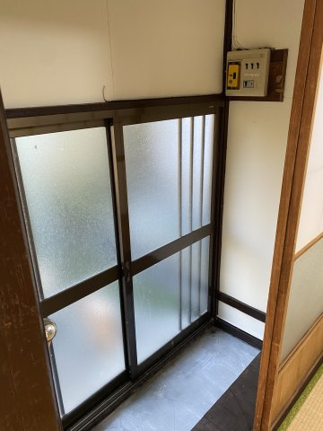 【 貸主 】横浜市南区大岡1丁目　貸倉庫など（業種相談）の玄関