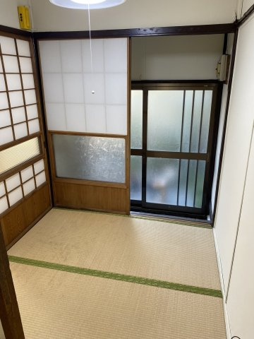 【 貸主 】横浜市南区大岡1丁目　貸倉庫など（業種相談）の和室|2帖