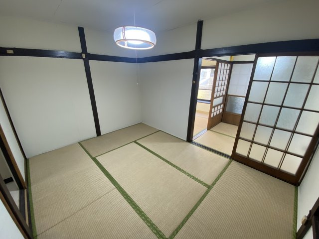 【 貸主 】横浜市南区大岡1丁目　貸倉庫など（業種相談）の和室|6帖