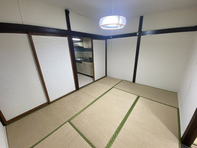 【 貸主 】横浜市南区大岡1丁目　貸倉庫など（業種相談）の和室|6帖