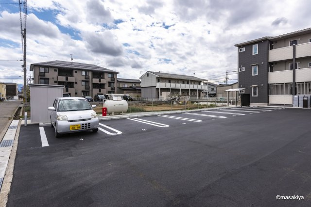 エスポワール栗田の駐車場