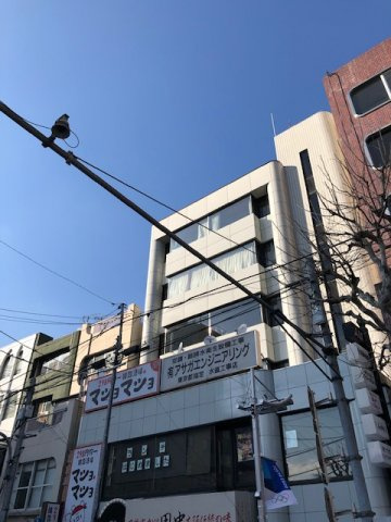 AUビルの外観