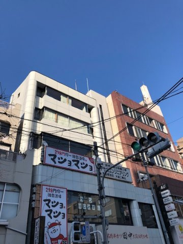 AUビルの外観