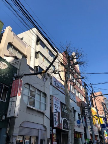 AUビルの外観