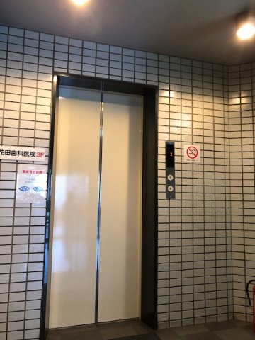 AUビルのロビー