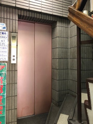 竹内ビルのロビー