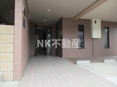【エントランス】 | Grace A(グレースA）（東花園賃貸） | 毎日通るエントランスはこのようになっています