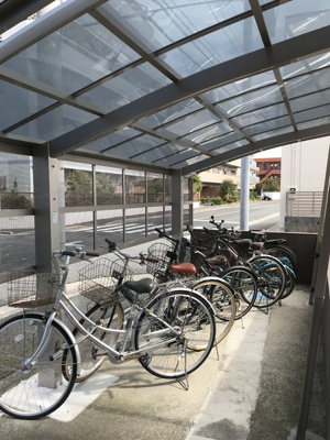 【その他共用部分】 | ポインセチア吉岡 | 屋根付きの駐輪場