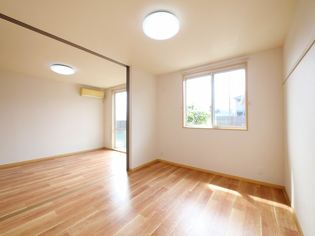 ルイ　シャトーの寝室|使い勝手のいい寝室です