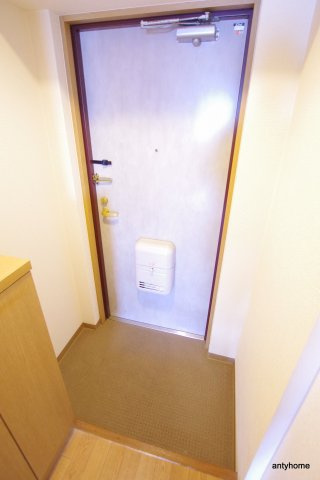 エスリード新大阪第8　仲介手数料無料の玄関