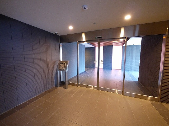 アンジュ高天のエントランス|ゆとりのあるエントランスです