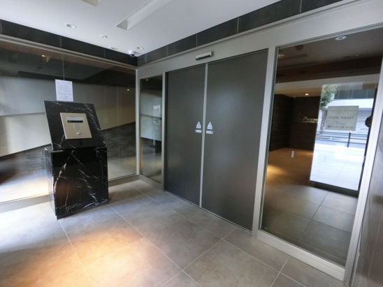 【エントランス】