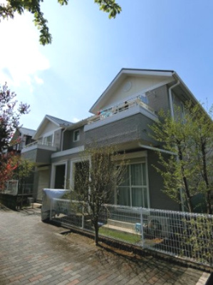 【外観】 | サンテラスヴィラ新百合6 | 小田急線「百合ヶ丘」駅徒歩11分！ペットOK！ワンちゃんと一緒に暮らせる人気のテラスハウスです☆