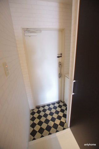 十三本町ウインズマンション2　仲介手数料無料の玄関