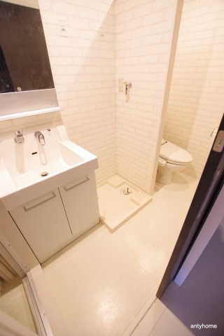 十三本町ウインズマンション2　仲介手数料無料の洗面所