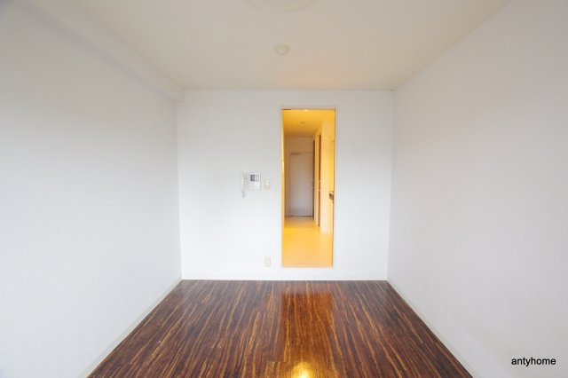 十三本町ウインズマンション2　仲介手数料無料の居間・リビング