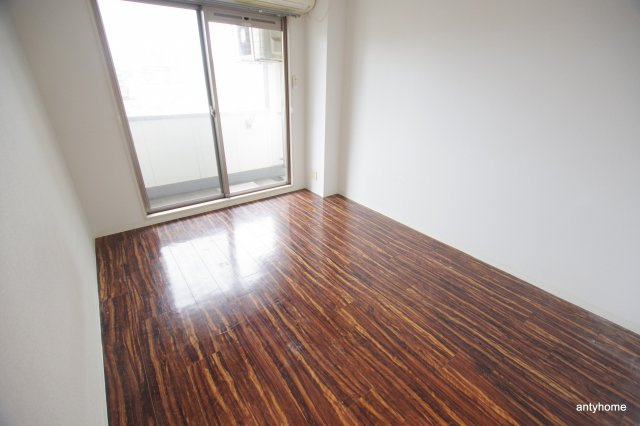 十三本町ウインズマンション2　仲介手数料無料の洋室