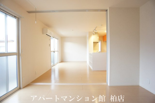 カームベリーＣの洋室