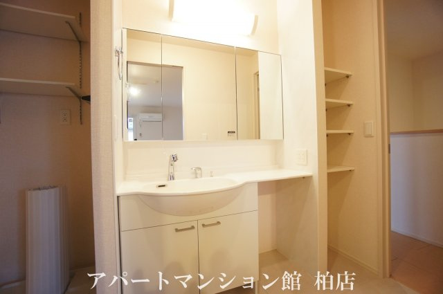 カームベリーＣの洗面所