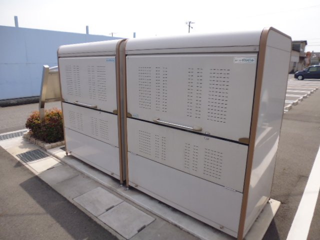 ロシニエールＢのその他共用部分|敷地内専用ゴミステーション