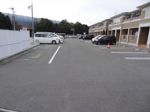 サニーコートＢの駐車場