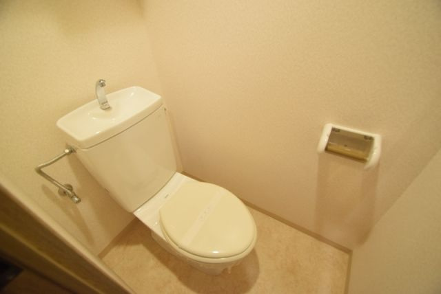 ＩＳＩＩビルのトイレ|綺麗なトイレです！