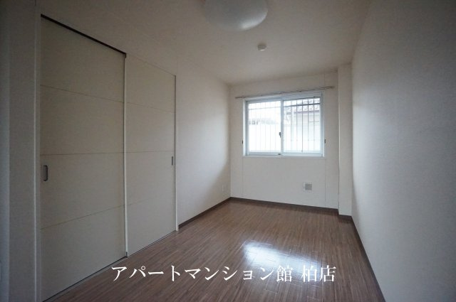 ファーストクライムの洋室