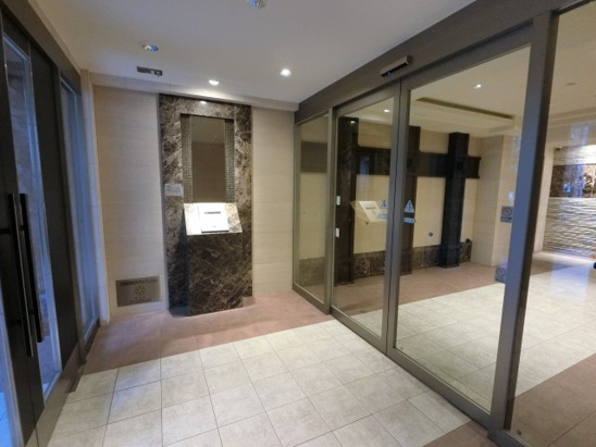 【エントランス】