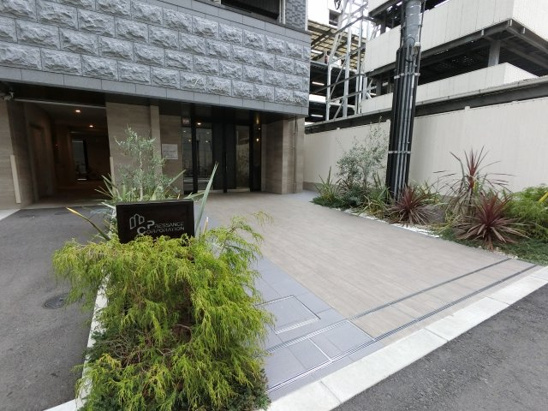 【エントランス】