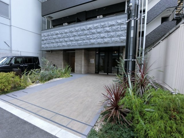 【エントランス】