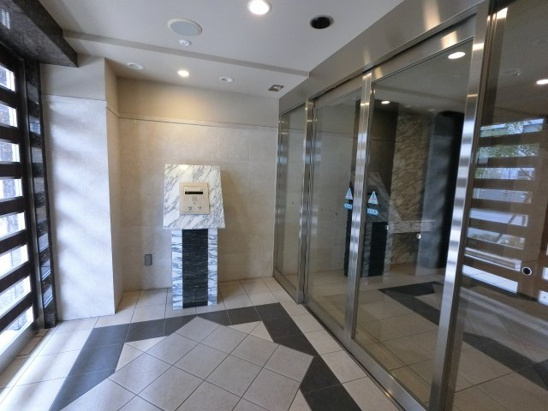 【エントランス】