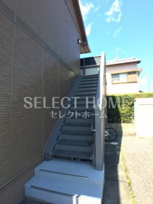 【エントランス】 | アベニール | 落ち着いたエントランスです
