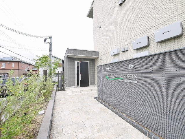 フローラル　メゾンのエントランス|オートロック付きで安心。