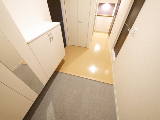 フローラル　メゾンの玄関|収納もある玄関です