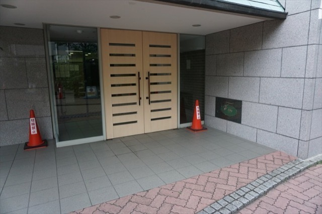 フォルスコート川崎グランテール(川崎区池上新町2丁目）のエントランス|毎日通るエントランスはこのようになっています
