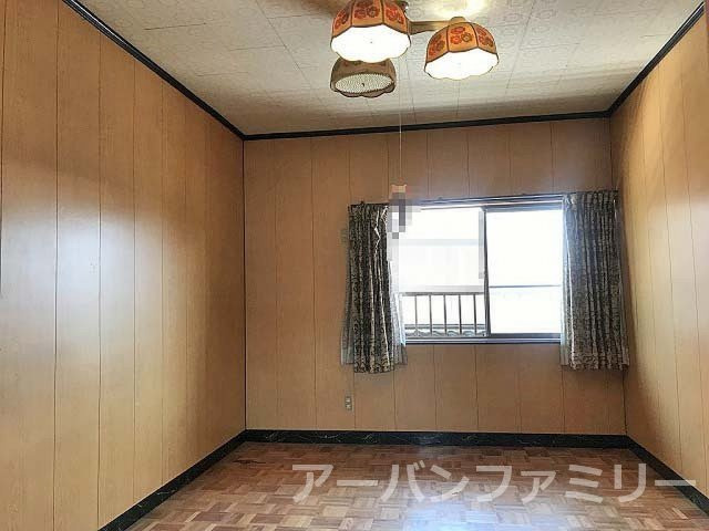 近江八幡市末広町　中古戸建の洋室