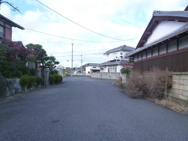 近江八幡市末広町　中古戸建の前面道路含む現地写真