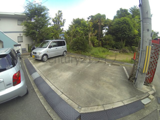【駐車場】 | ローレルプラザ