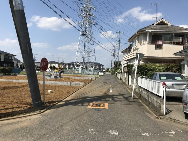 鴻巣市箕田の売地の前面道路含む現地写真