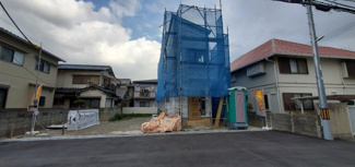 【前面道路含む現地写真】