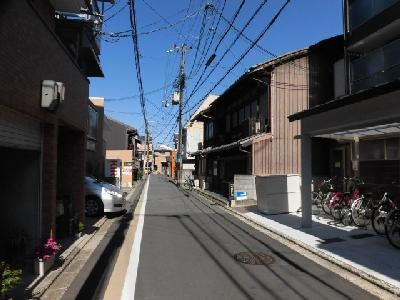 アークリード西院の周辺|前面道路