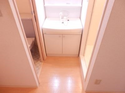 ブリリアンスITOの洗面所