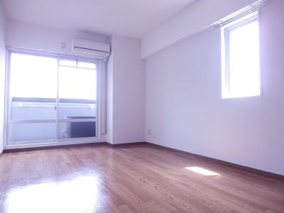 ブリリアンスITOの居間・リビング